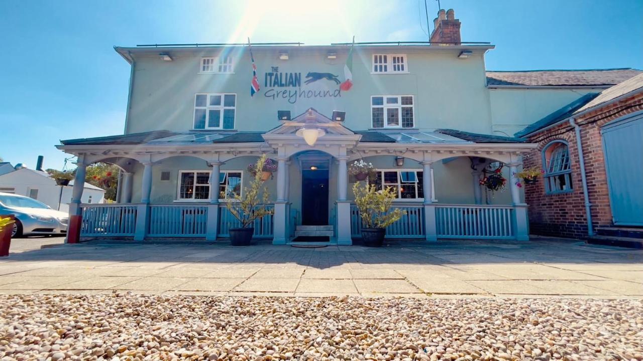 The Italian Greyhound Hotel Great Glen Екстериор снимка